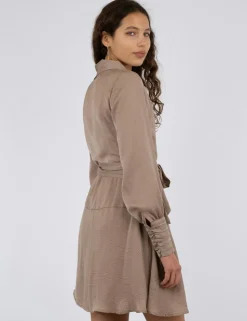 neo noir Tansy Kjole - Sand beige Best